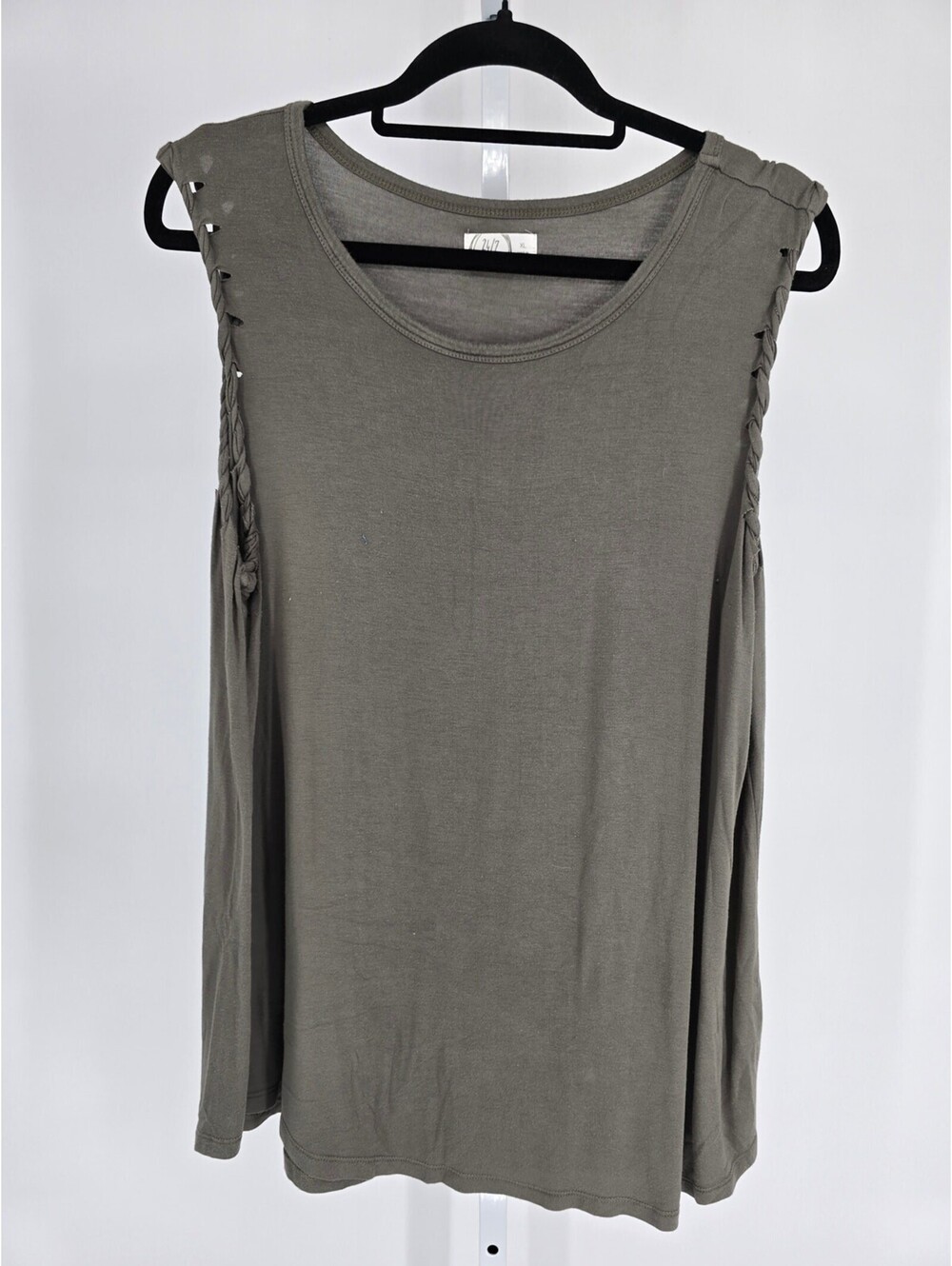 24/7 by Maurices Womens Sz XL Tank Top Braided Hem Dark Olive Green